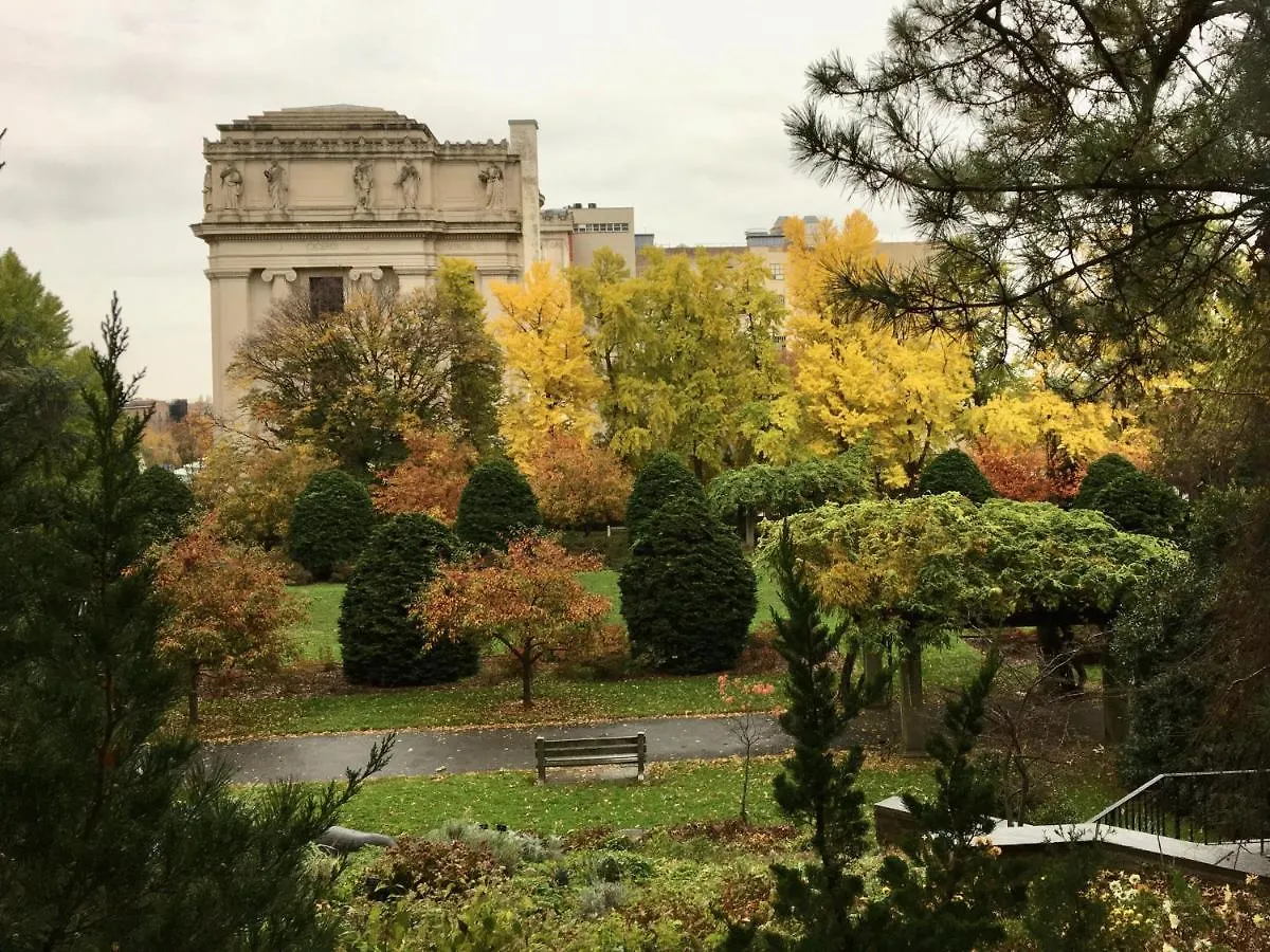 Close To All! 2-Room Suite In A 1-Family Townhouse New York Apartment